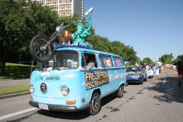 2006_ArtCar_3_Parade 009 